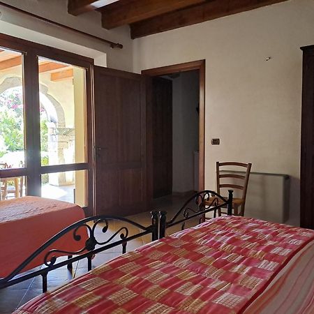 B&B S'Omu Antiga Nureci Exterior photo