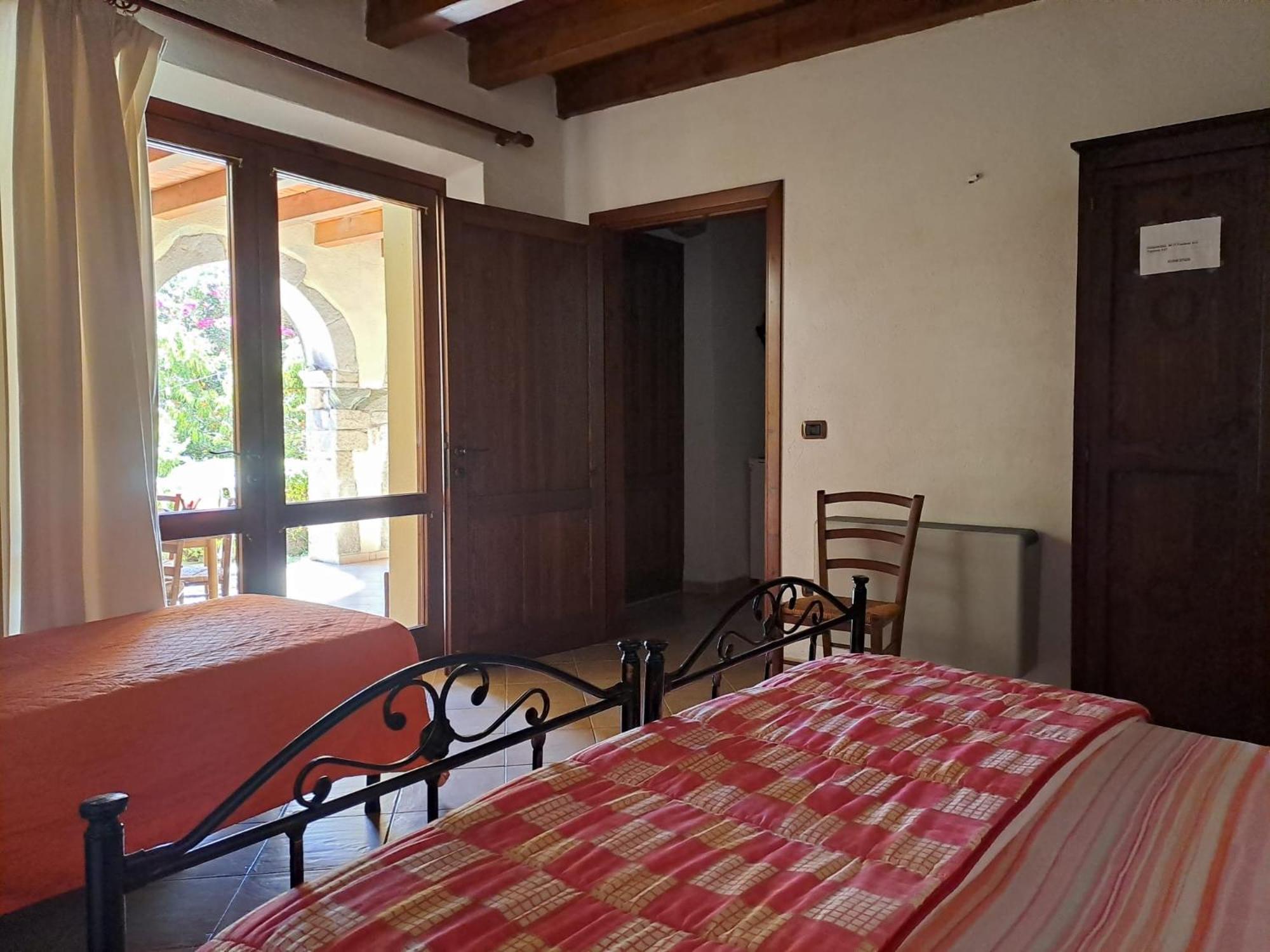 B&B S'Omu Antiga Nureci Exterior photo